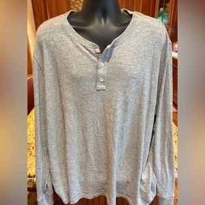 Faherty men’s henley. Sharp grey with logo. 2XL‎